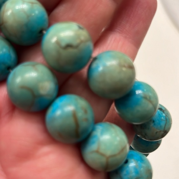 Teal stones, beautiful new necklace never used. - Picture 2 of 2